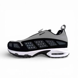 Nike Air Max SNDR Women's Shoes Size 11 gray and black new without box